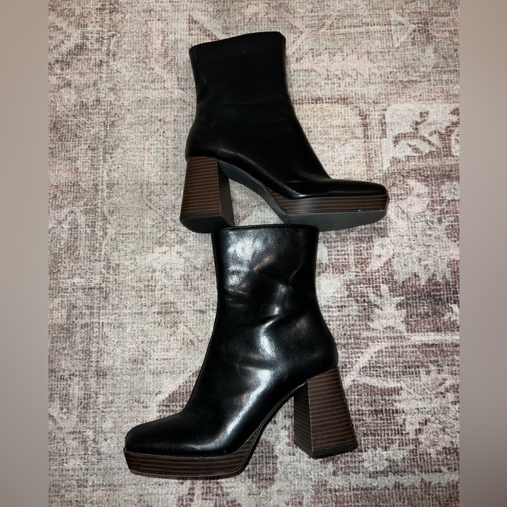 Coconuts by Matisse Booties